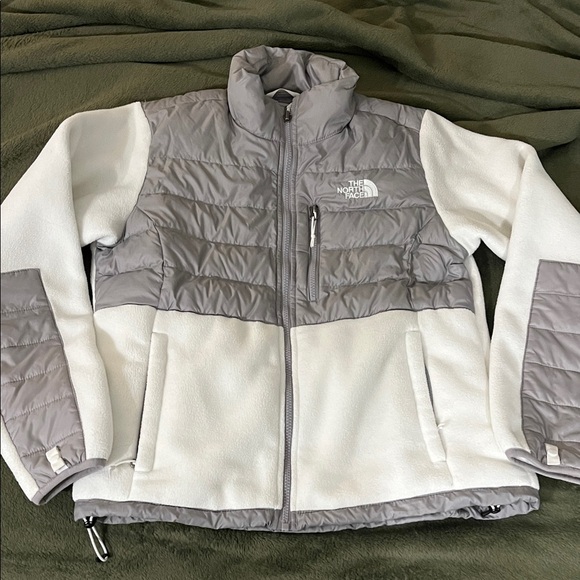 The North Face Jackets & Blazers - The North Face Two-Tone Gray and White Jacket